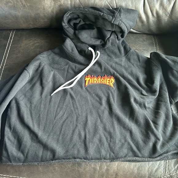 Black thrasher cropped hoodie - Picture 1 of 3